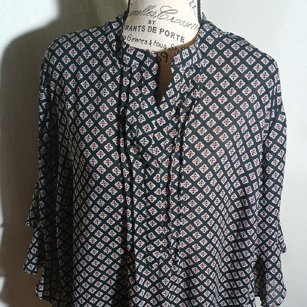 Vince Camuto Women's Blouse and Brown  Geometric Pin Ruxk Ruffled  SLEE - Picture 2 of 4